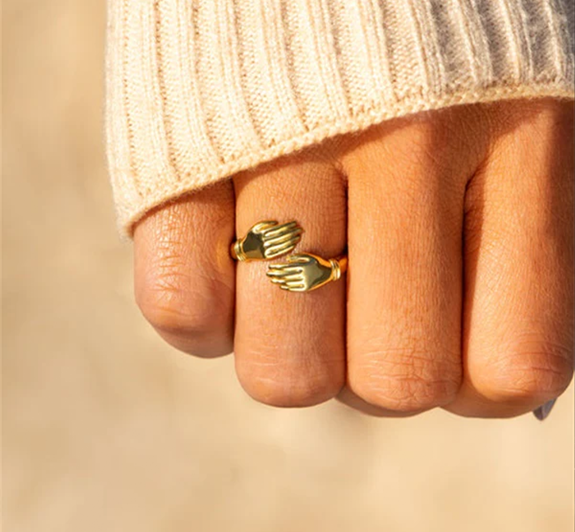 Eternal Hug Ring (Gold)